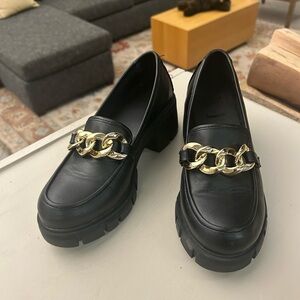 Madden New York City Chic Black Loafers with Gold Chain Accent 8 no flaws